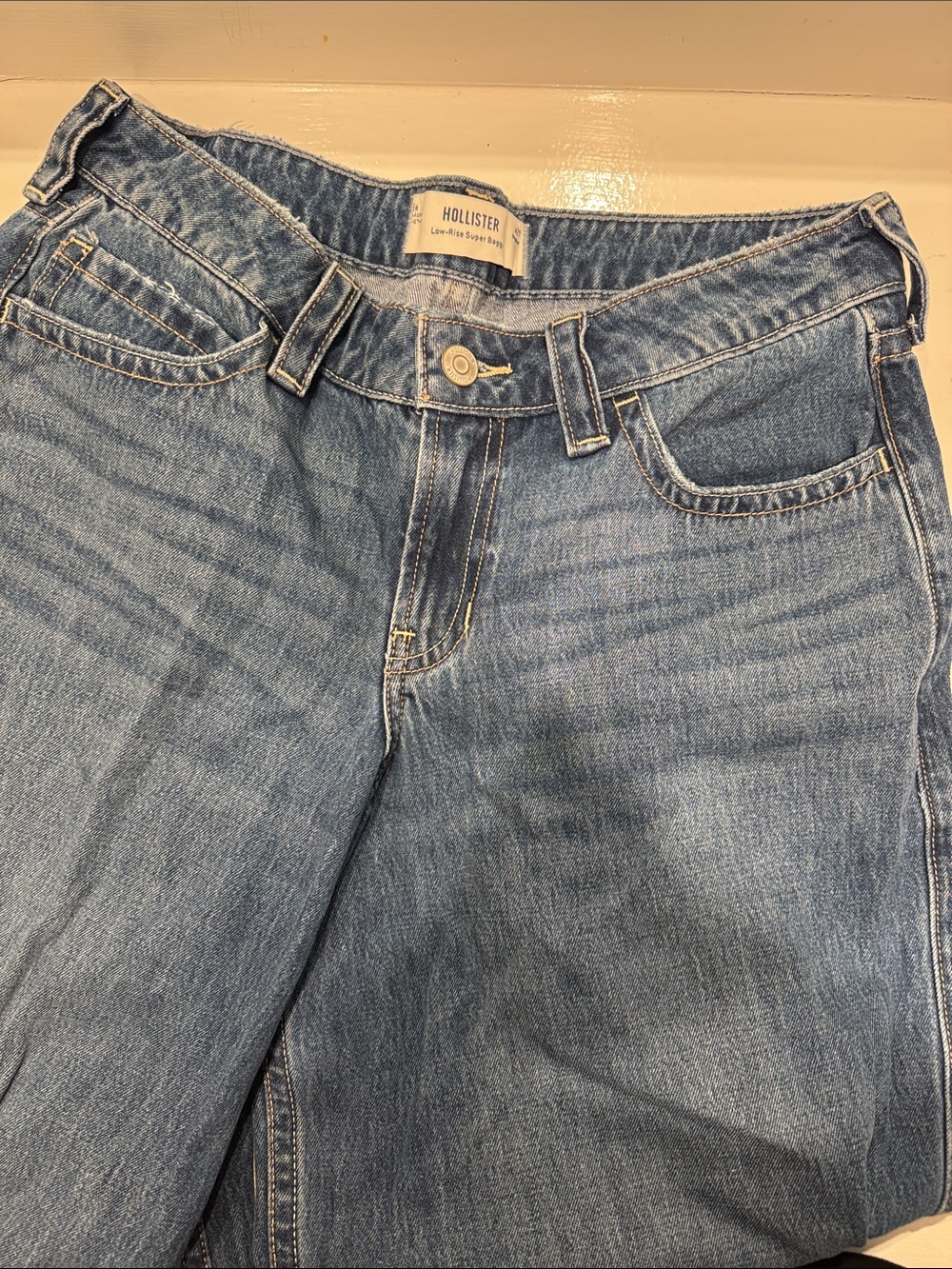 BRAND NEW Hollister Blue Denim Jeans - Picture 3 of 6